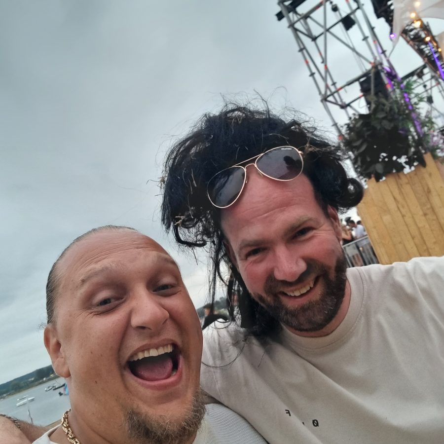 De D en de D samen op een festival in 2025